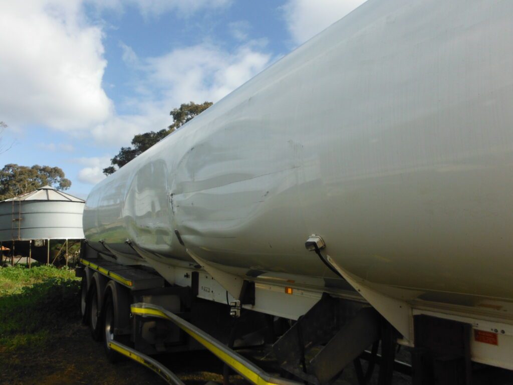 (12966) 2016 Marshall Lethlean Tri-axle Tanker - photo 3