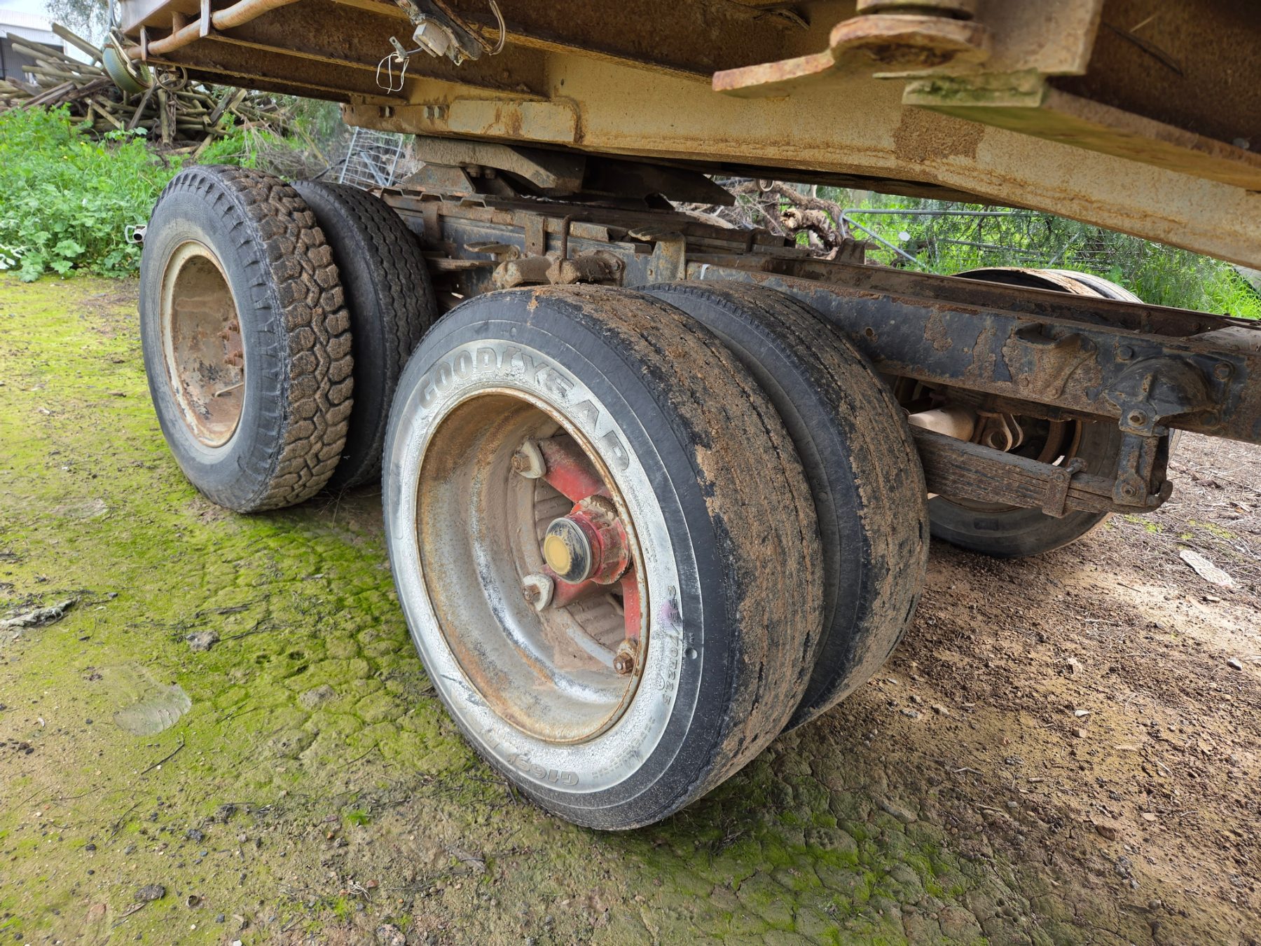 (13031) 44ft H/duty Tri-axle Farm Hay Trailer - photo 6
