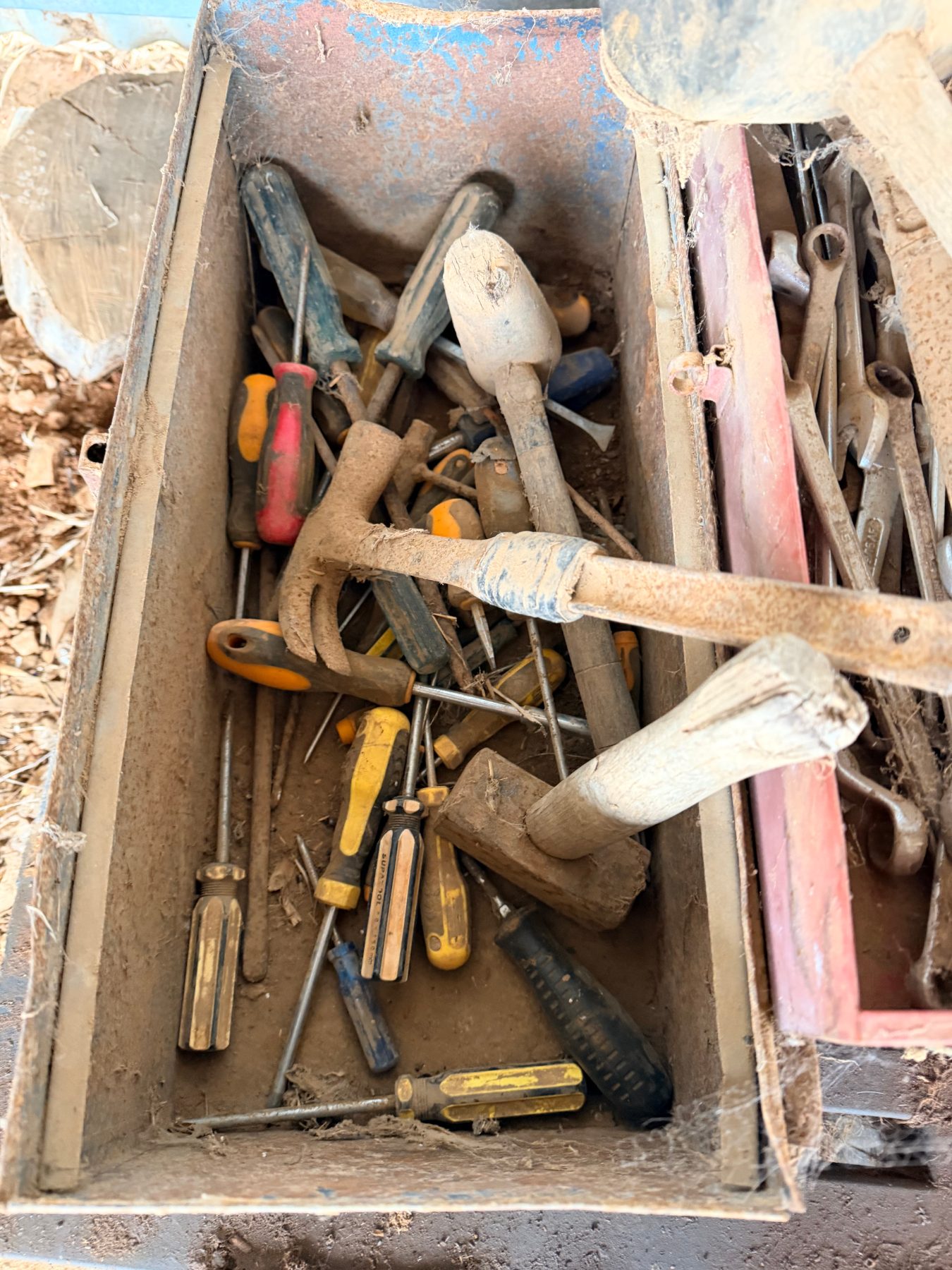 (13180) Old toolbox full of assorted hammers, mallets, and screwdrivers - photo 2