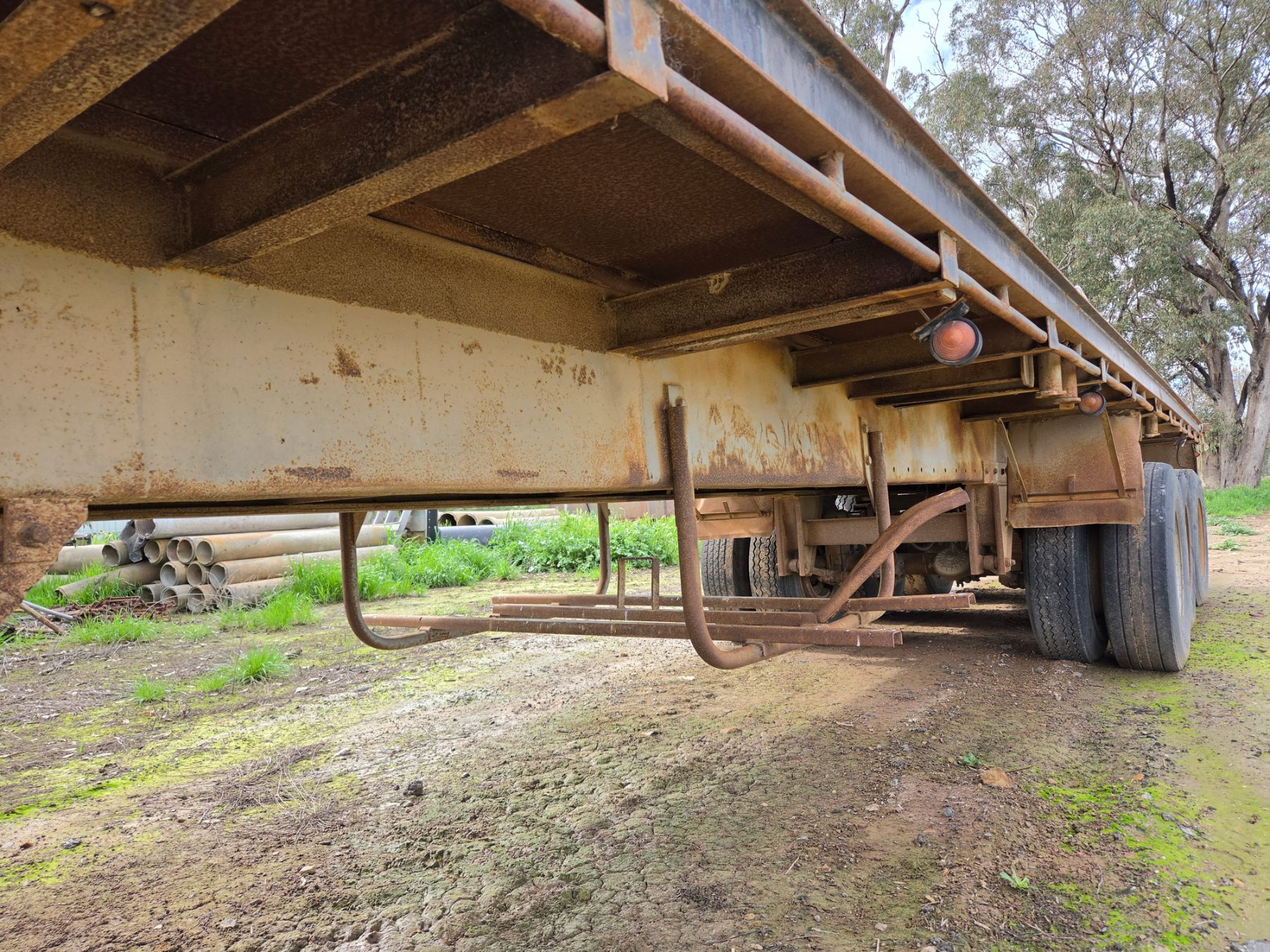 (13031) 44ft H/duty Tri-axle Farm Hay Trailer - photo 7