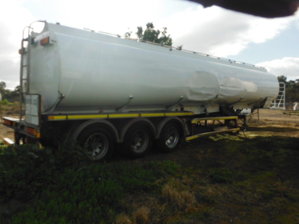 (12966) 2016 Marshall Lethlean Tri-axle Tanker - photo 4