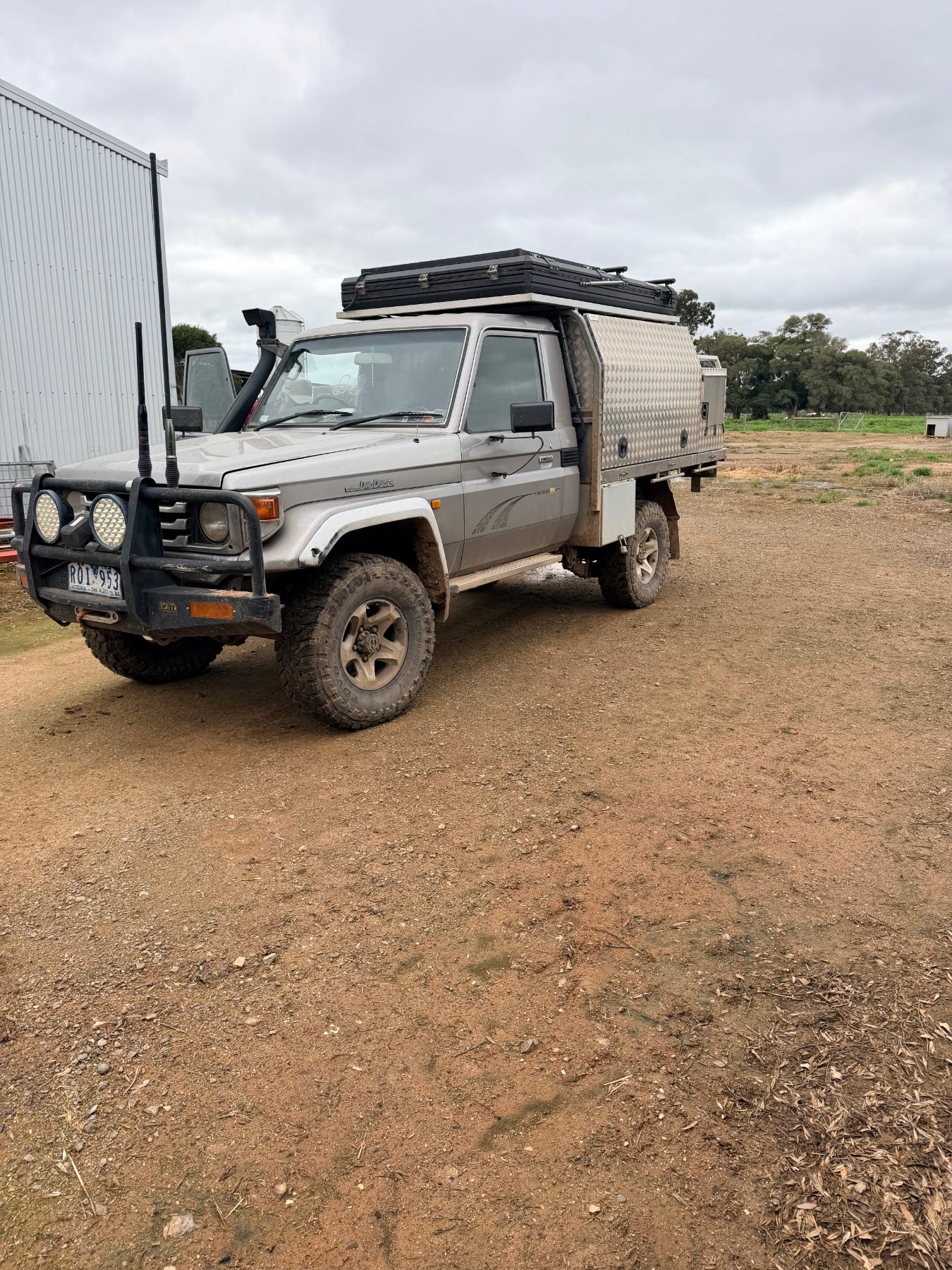 2002 Landcruiser 79' series RV - photo 11