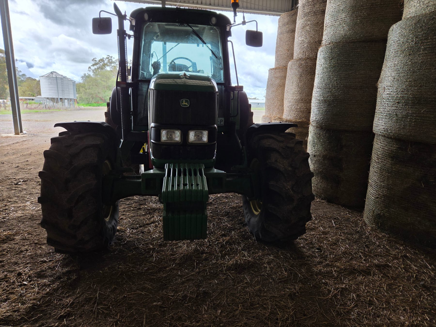 (13008) 2011 John Deere 6630 FWA Tractor - photo 3
