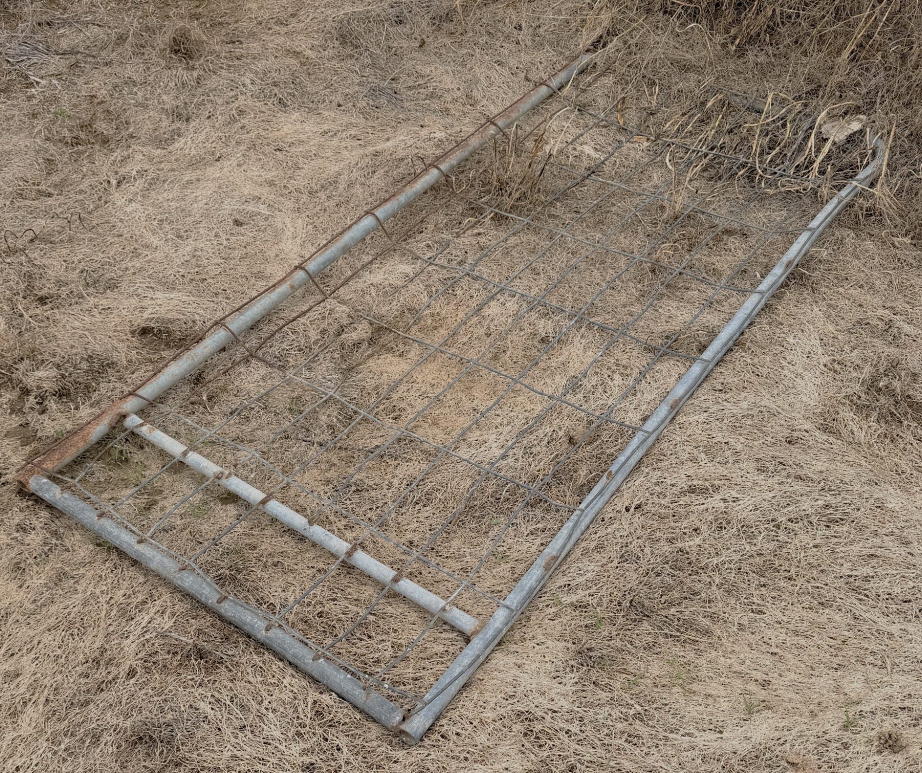 (13089) 2 farm gates