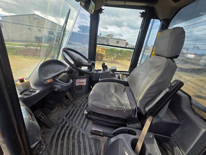 (12997) Komatsu WA250-5H Front End Loader - photo 9