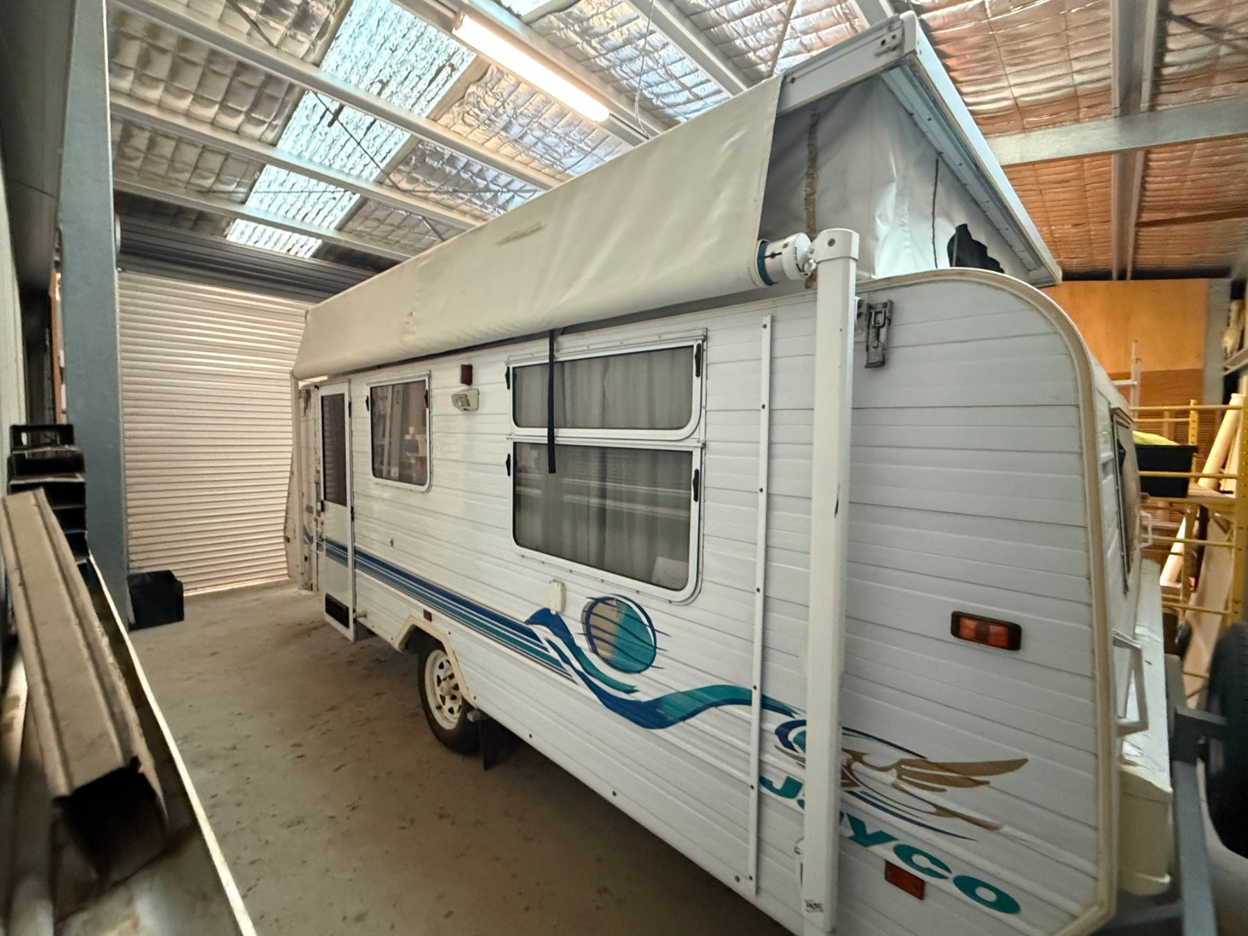(12816) 2000 18' Jayco Freedom pop top caravan with awning - photo 4