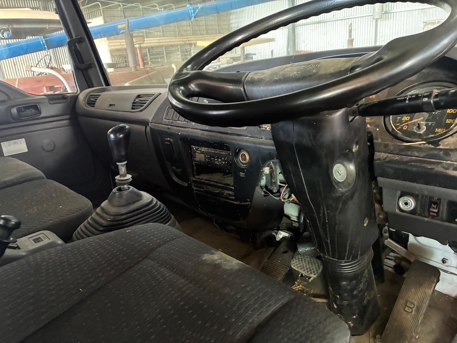 (9285) 2006 Isuzu FTR-900 Long - photo 9