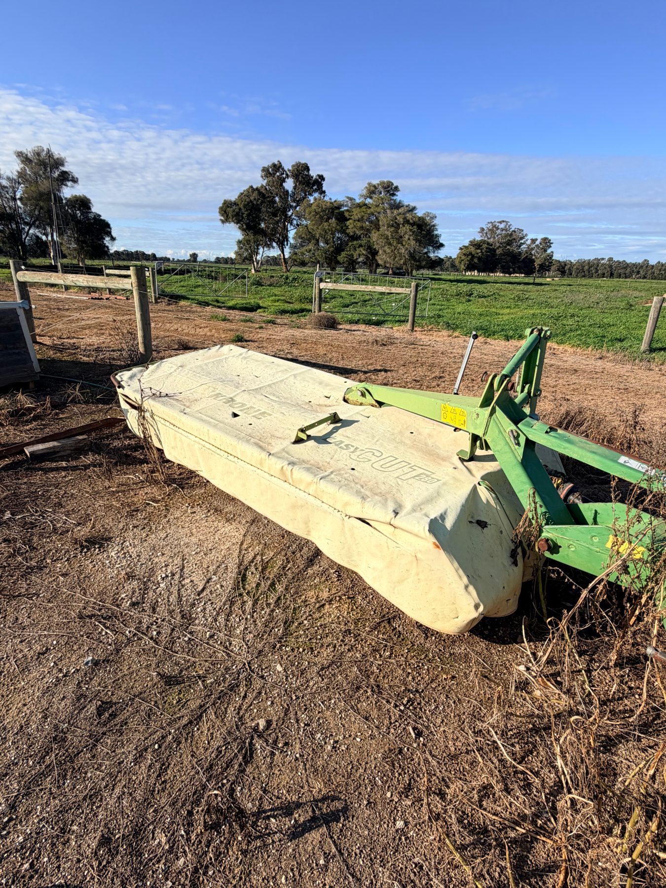 (13048) 2.8m Krone Ezy cut linkage mower