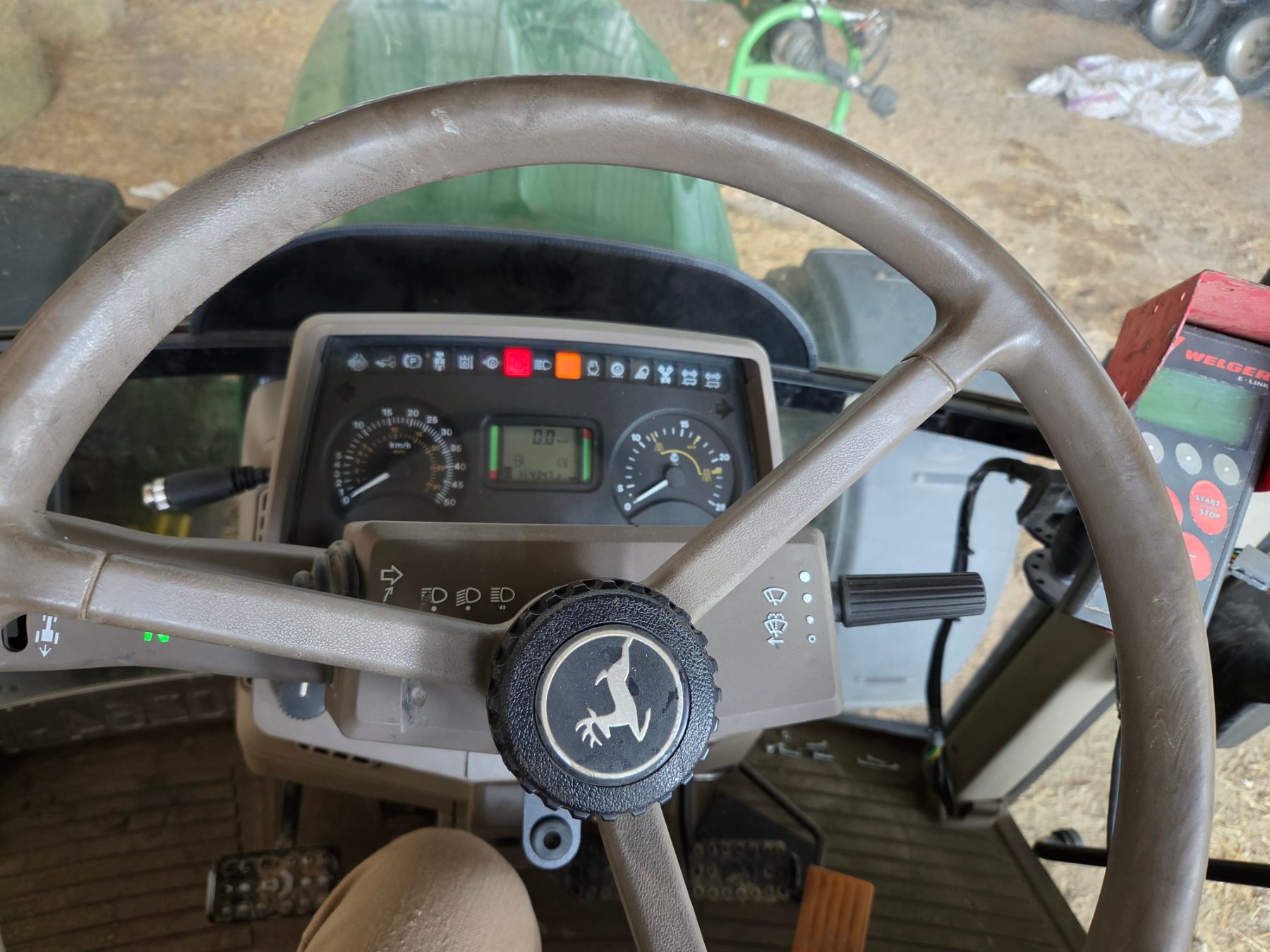 (13008) 2011 John Deere 6630 FWA Tractor - photo 10