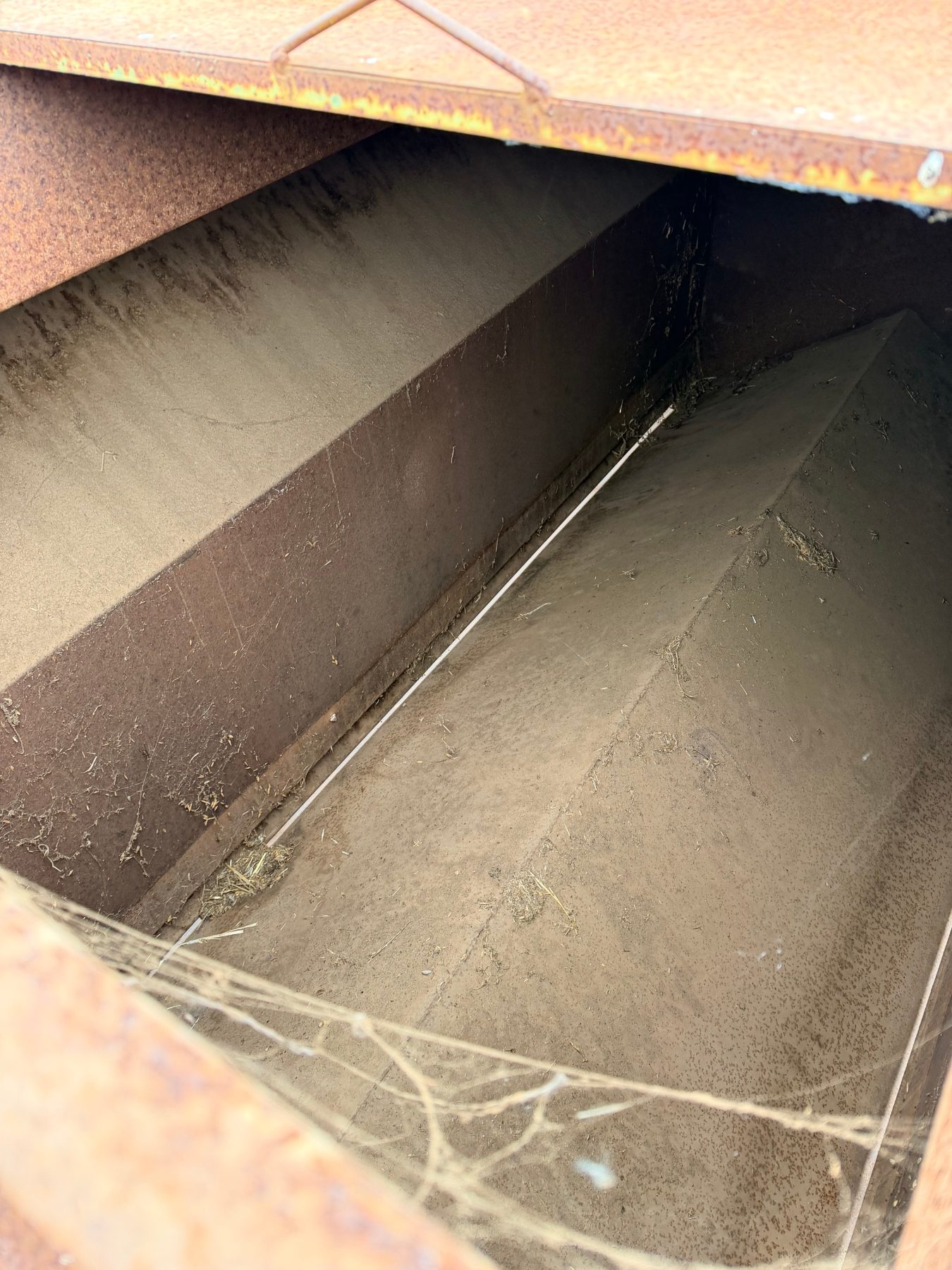 (13056) Markwood Engineering 2T grain feeder - photo 4