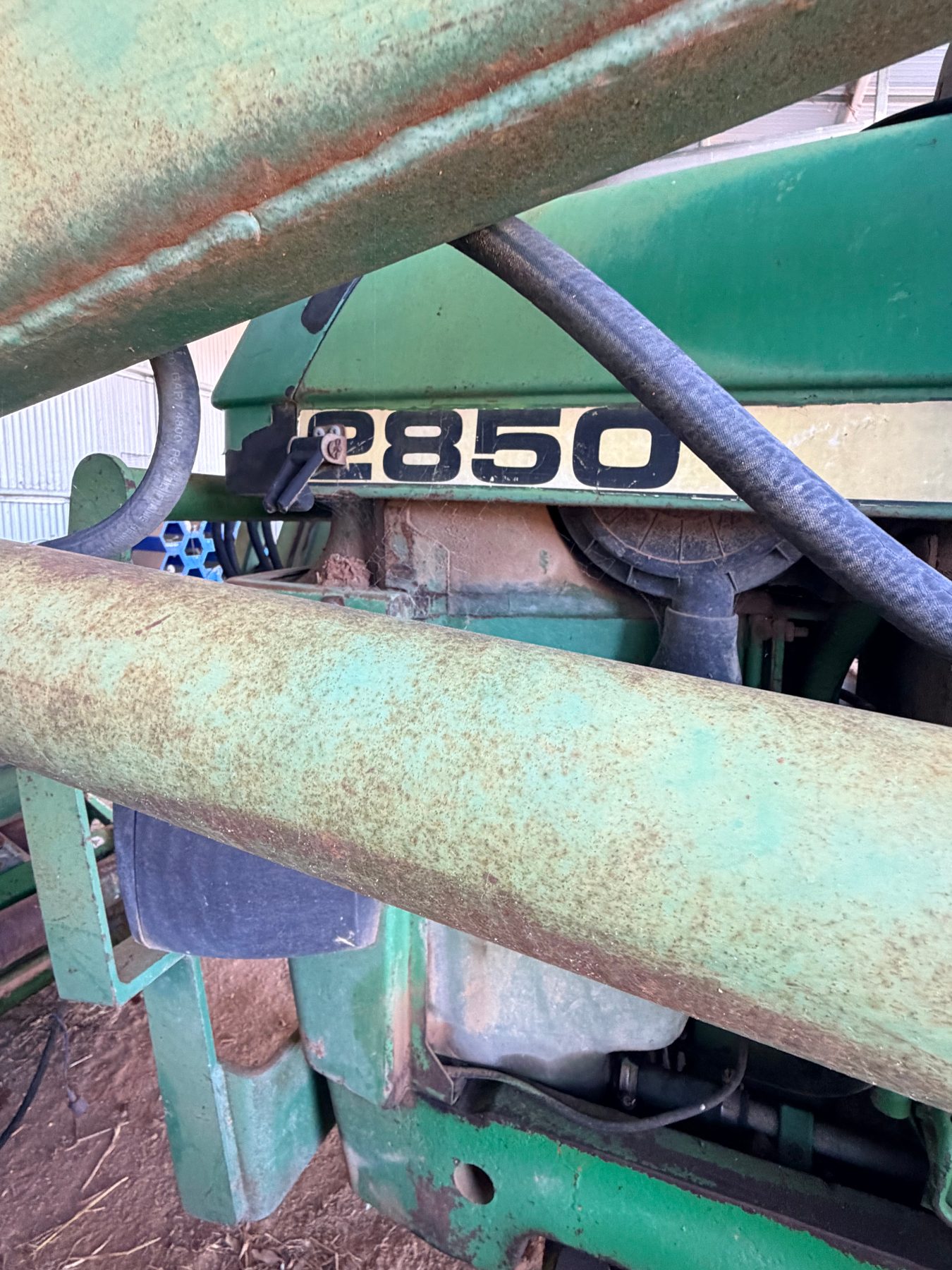 1988 John Deer 2850 Tractor & FEL - photo 3