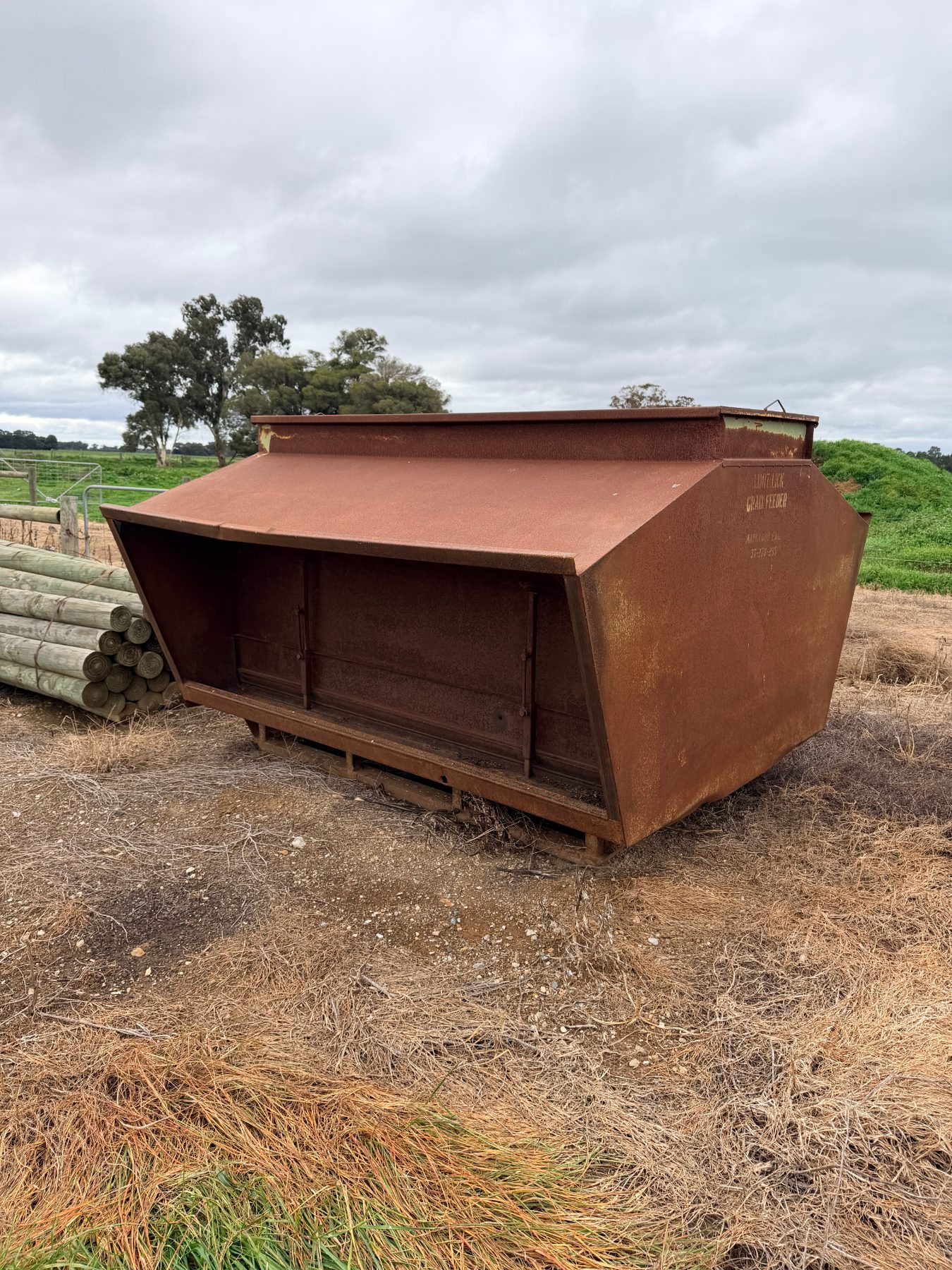 (13056) Markwood Engineering 2T grain feeder