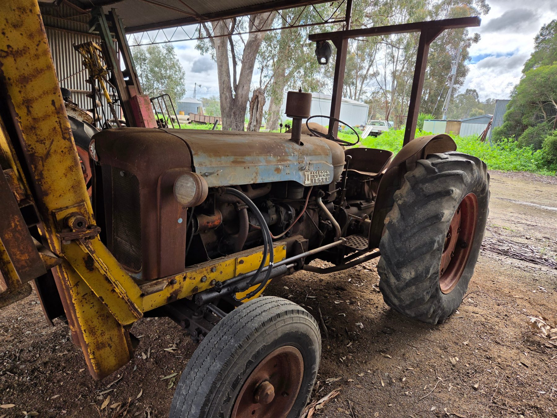 (13037) Fordson Major with Forklift - photo 3