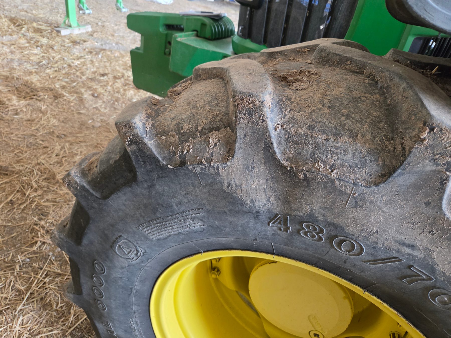 (13008) 2011 John Deere 6630 FWA Tractor - photo 12