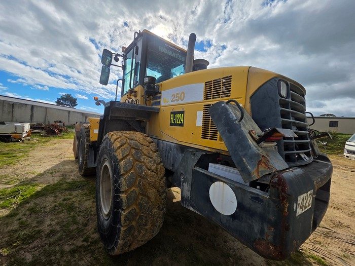 (12997) Komatsu WA250-5H Front End Loader - photo 8