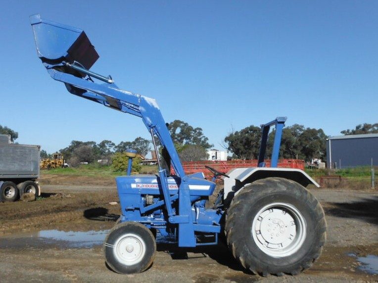 (12970) Ford 4000 Tractor with FEL - photo 2