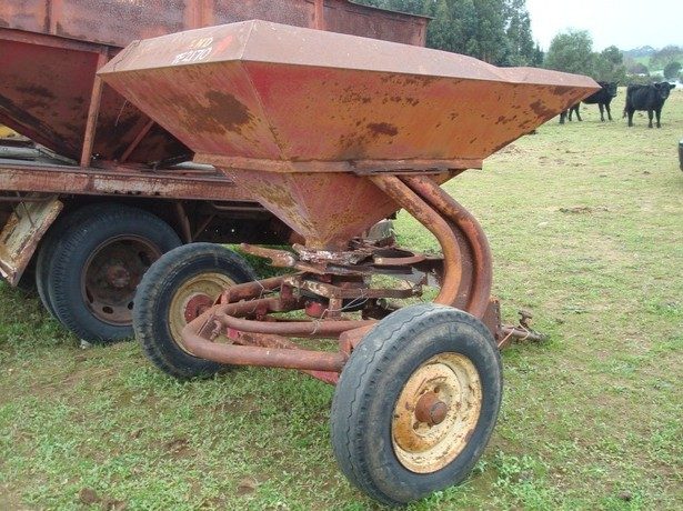 (12987) New Holland Trailing Super Spreader - photo 3