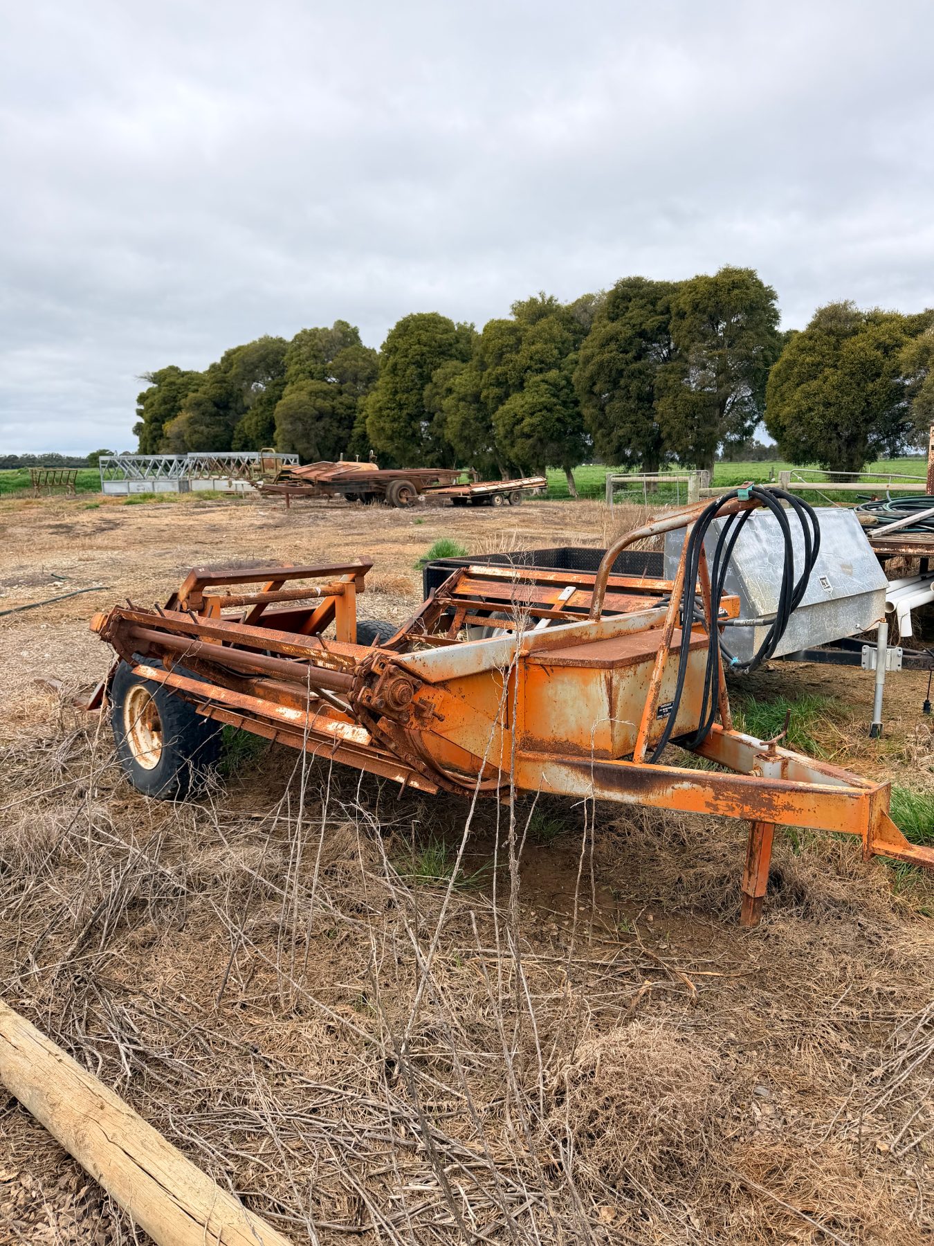Ezy Feeder bale buggy - photo 2
