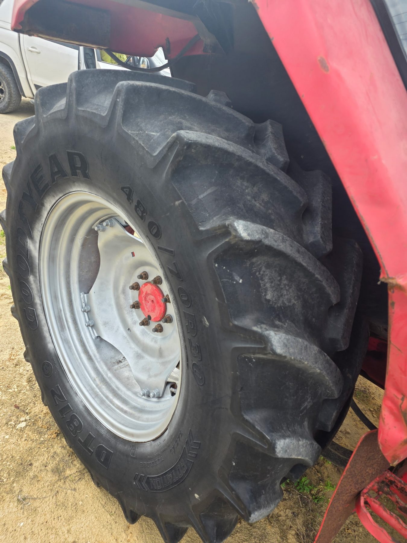 (11264) McCormick International CX-80 Tractor with Loader - photo 9