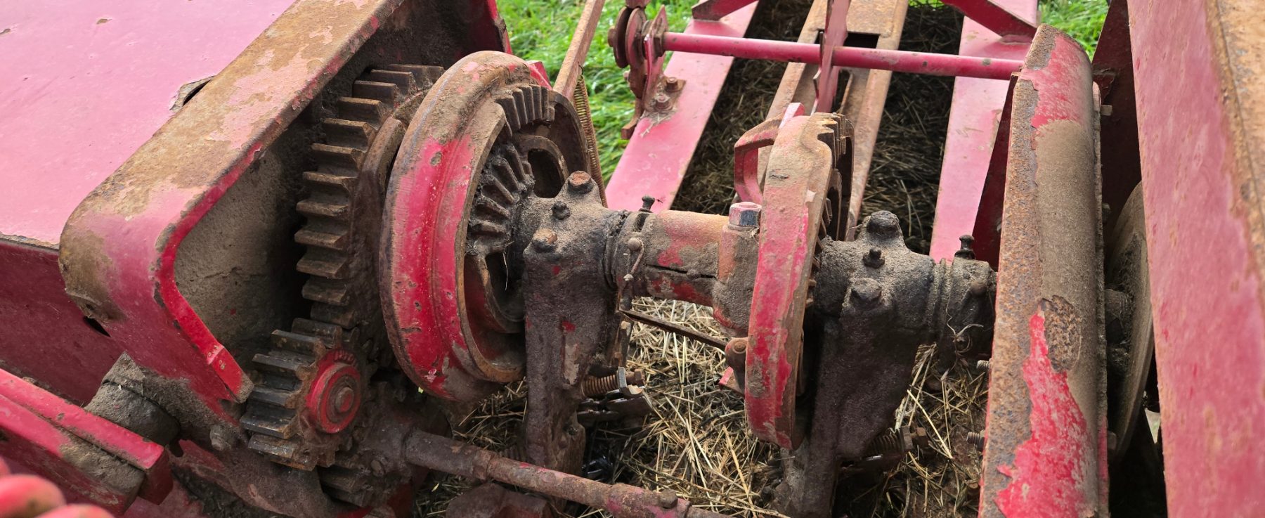 (12959) International 440T Small Square Baler - photo 5