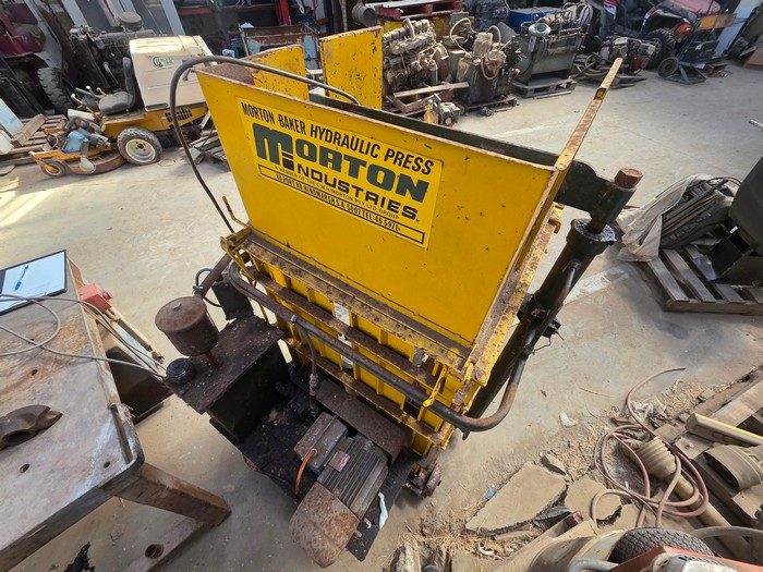 (12993) Morton Baker Hydraulic Wool Press - photo 5