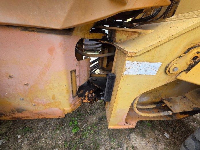 (12998) Case 621ZF Wheeled Loader - photo 9