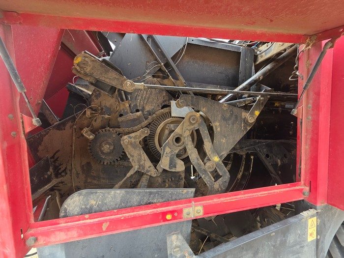 (12981) 1996 New Holland 1010 Square Baler - photo 9