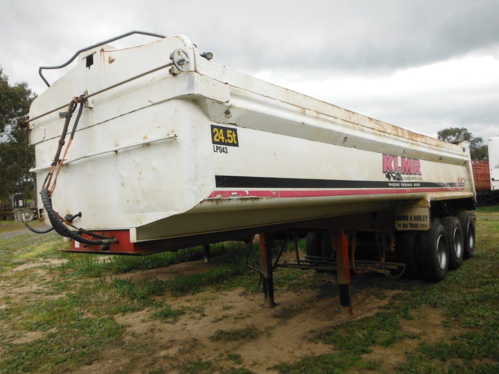 (13001) 29ft Tri-axle Tipper - photo 2
