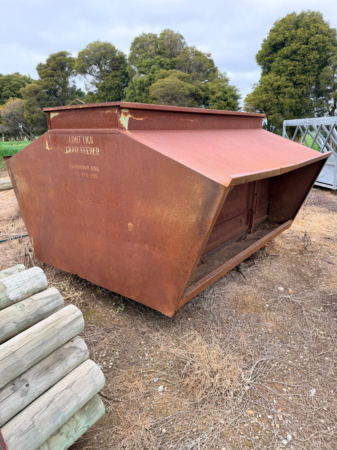 (13056) Markwood Engineering 2T grain feeder - photo 2
