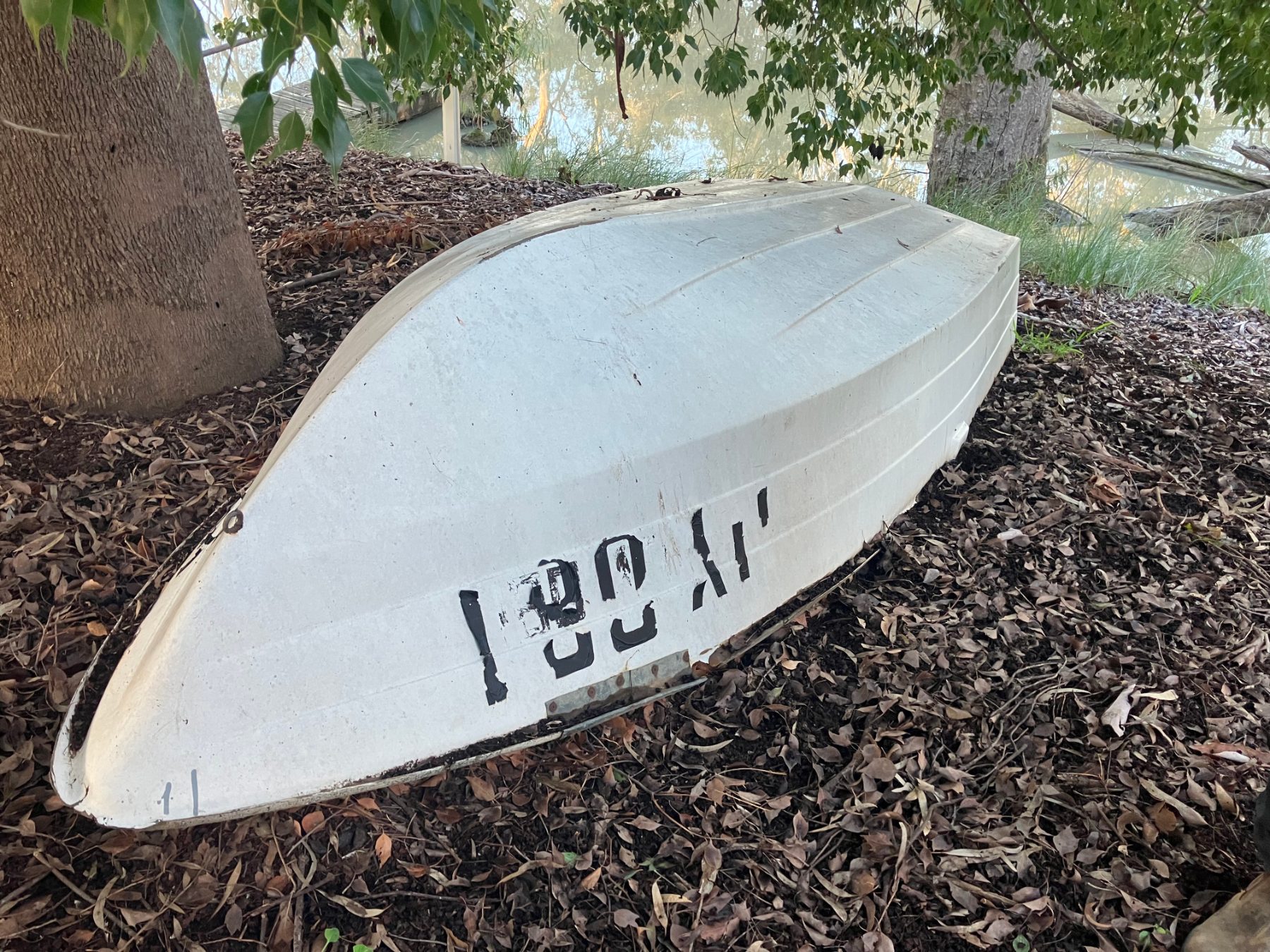 (12827) 10' Fiberglass Dinghy