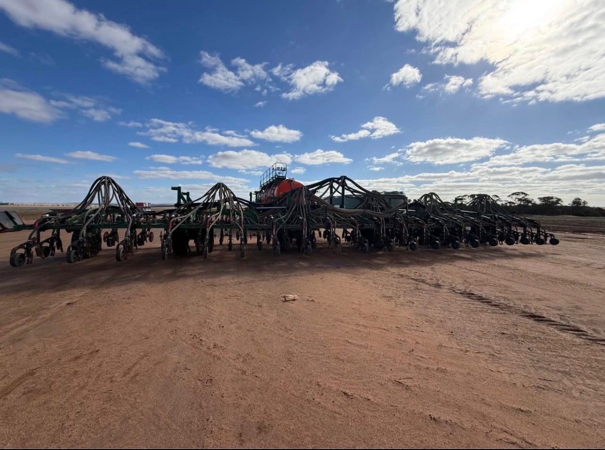 (12971) AusPlow DBS D300 60 Ft Airseeder Bar - photo 5