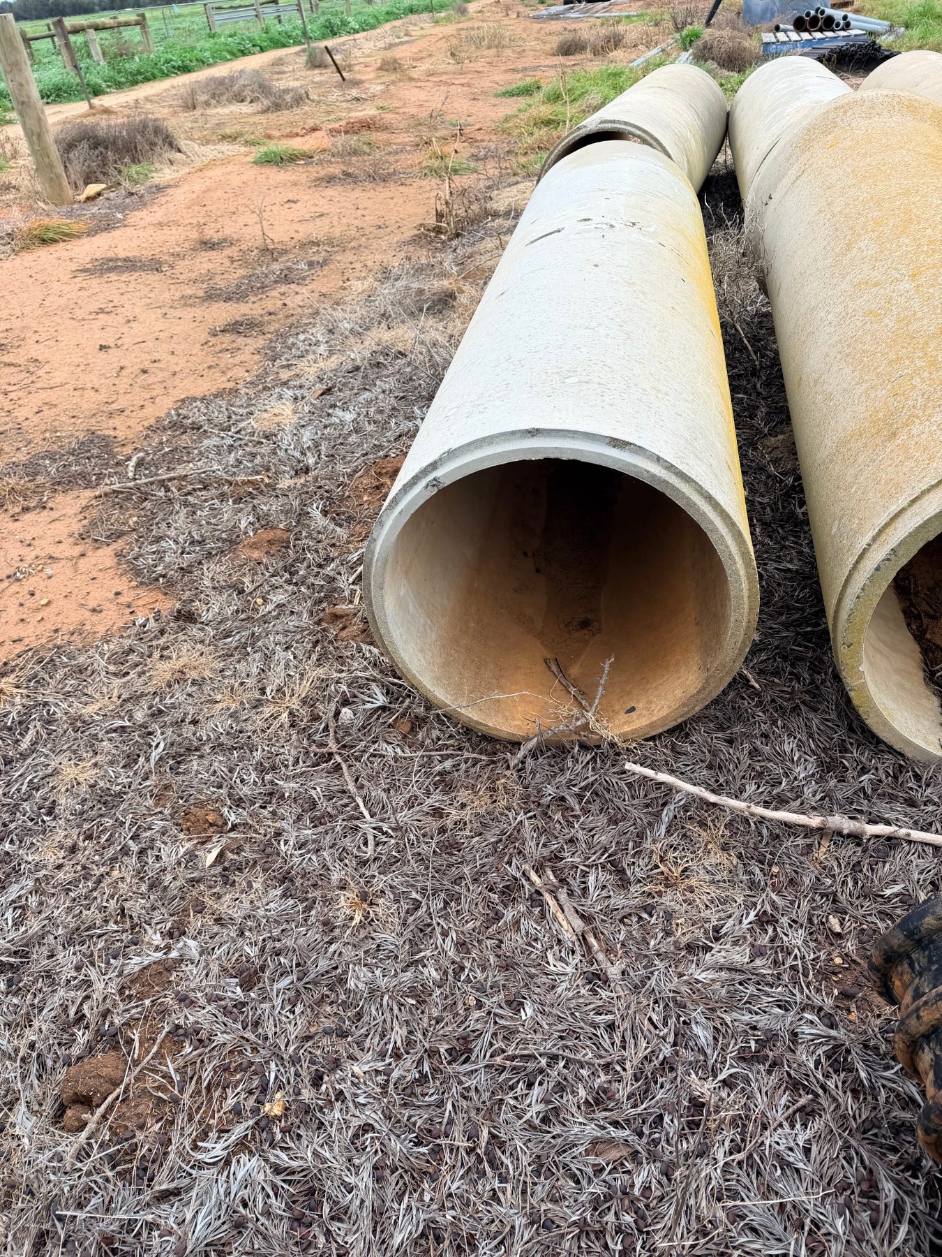 (13159) 2 of 2.4m x 600mm concrete pipes