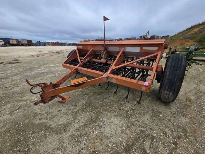 (12994) Chamberlain Mark 2 Seed Drill - photo 3