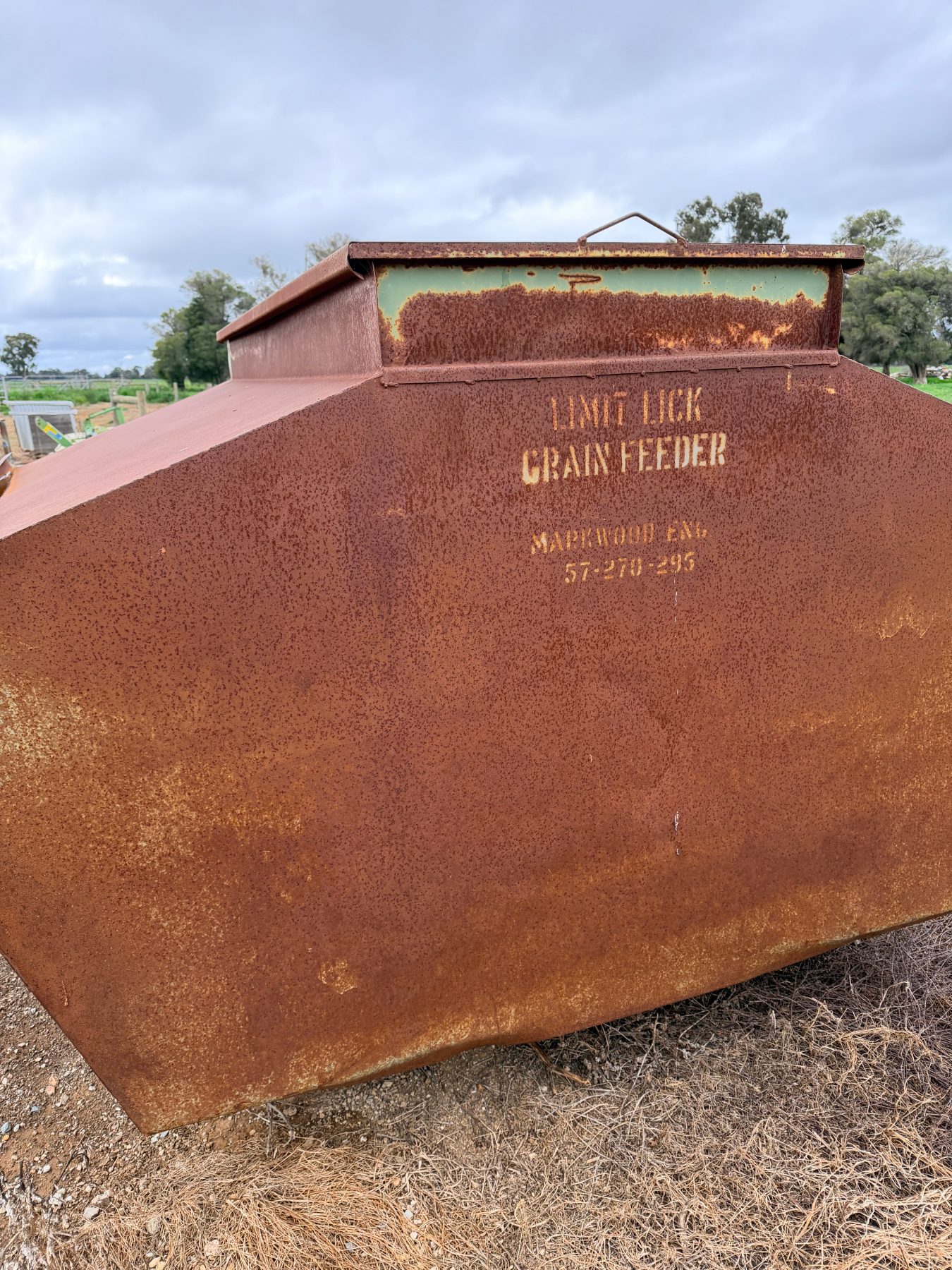 (13056) Markwood Engineering 2T grain feeder - photo 3