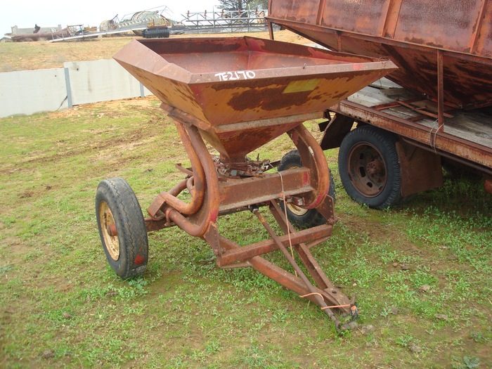(12987) New Holland Trailing Super Spreader - photo 2