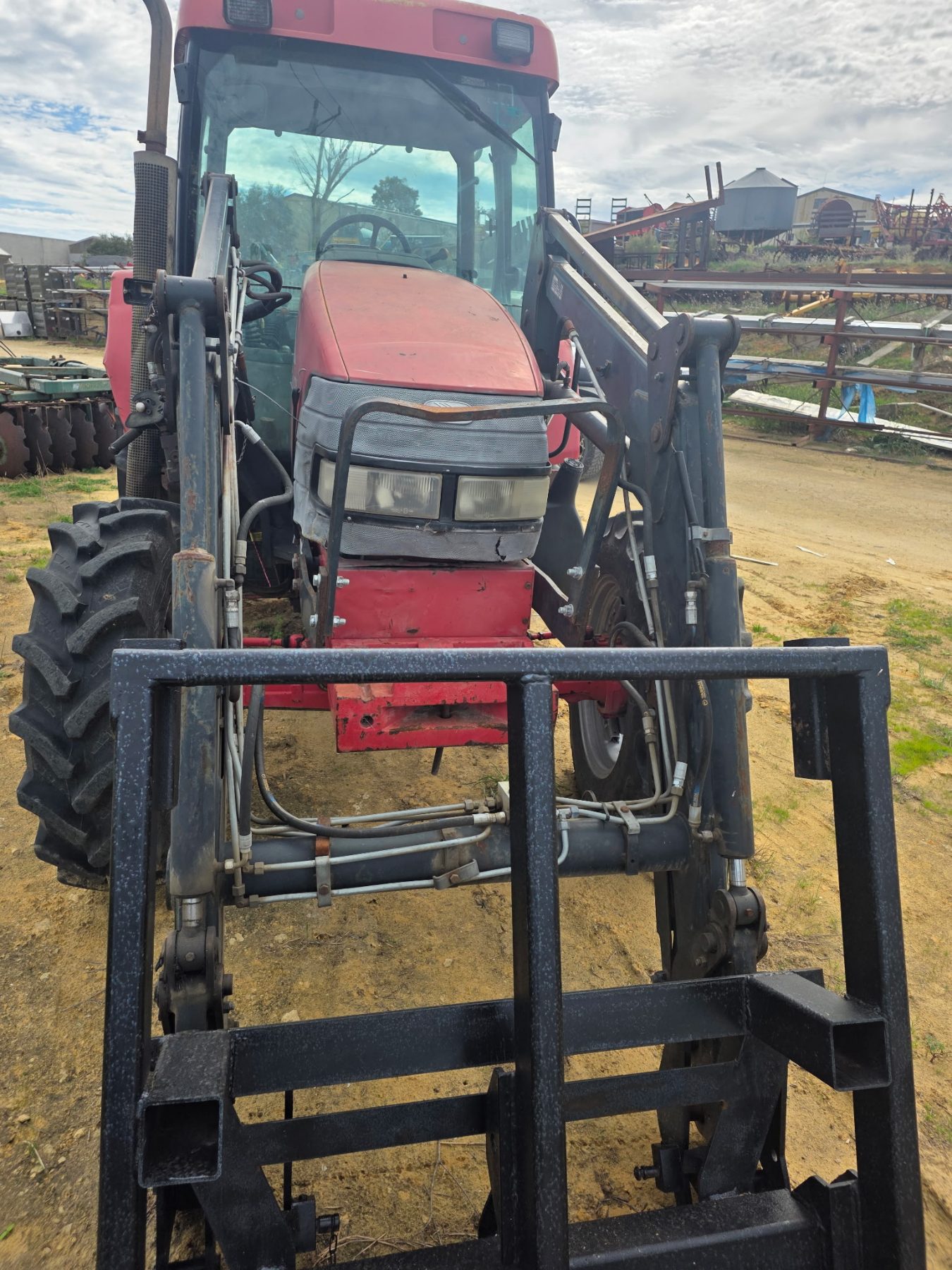 (11264) McCormick International CX-80 Tractor with Loader - photo 4