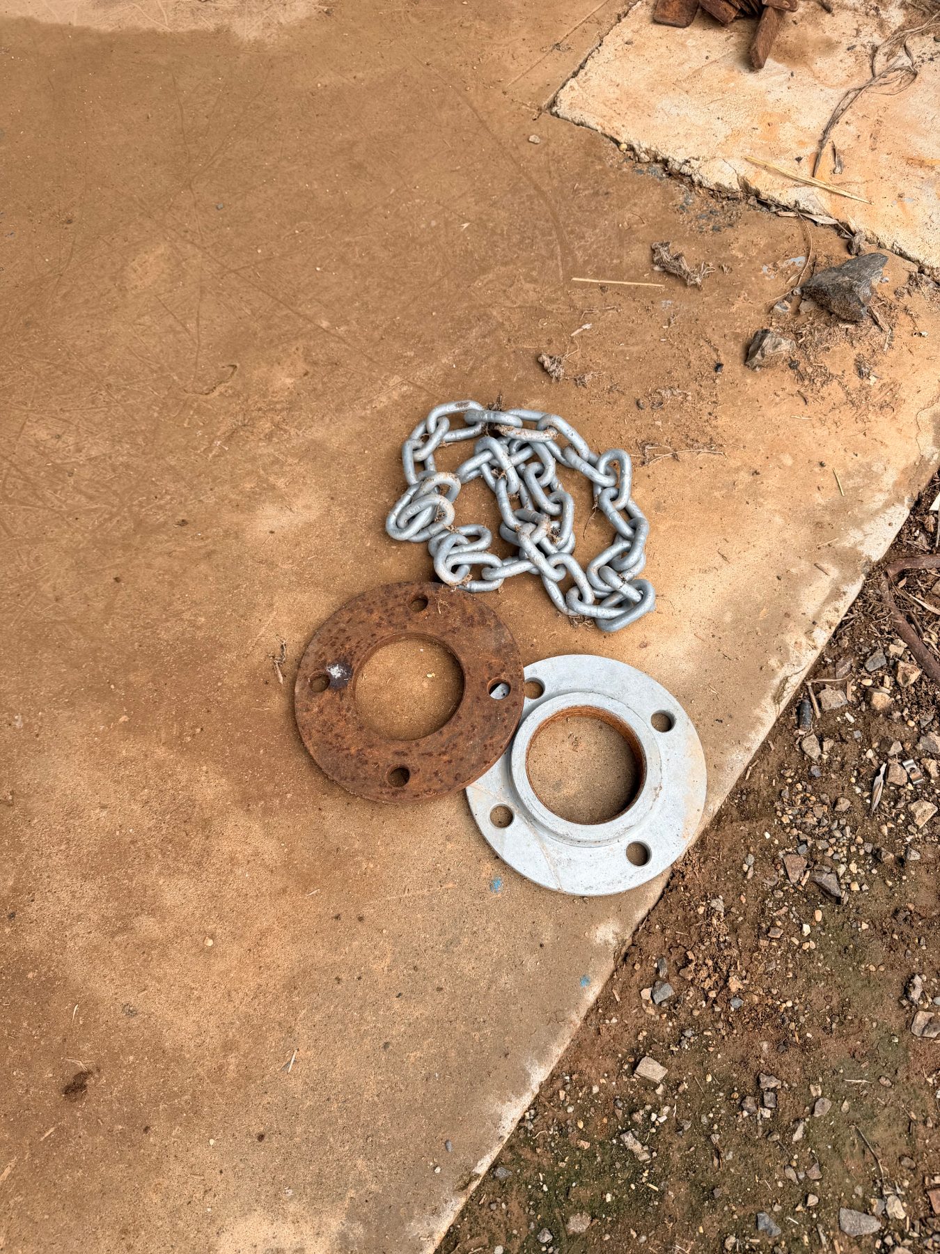 (13174) Assorted scrap steel and flanges - photo 2