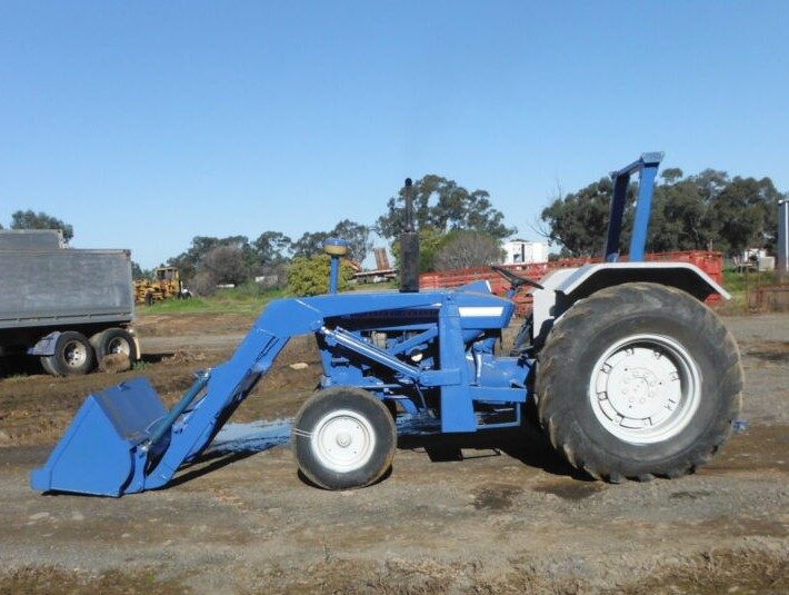 (12970) Ford 4000 Tractor with FEL