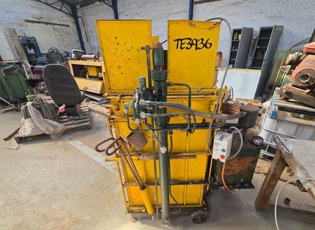 (12993) Morton Baker Hydraulic Wool Press - photo 3