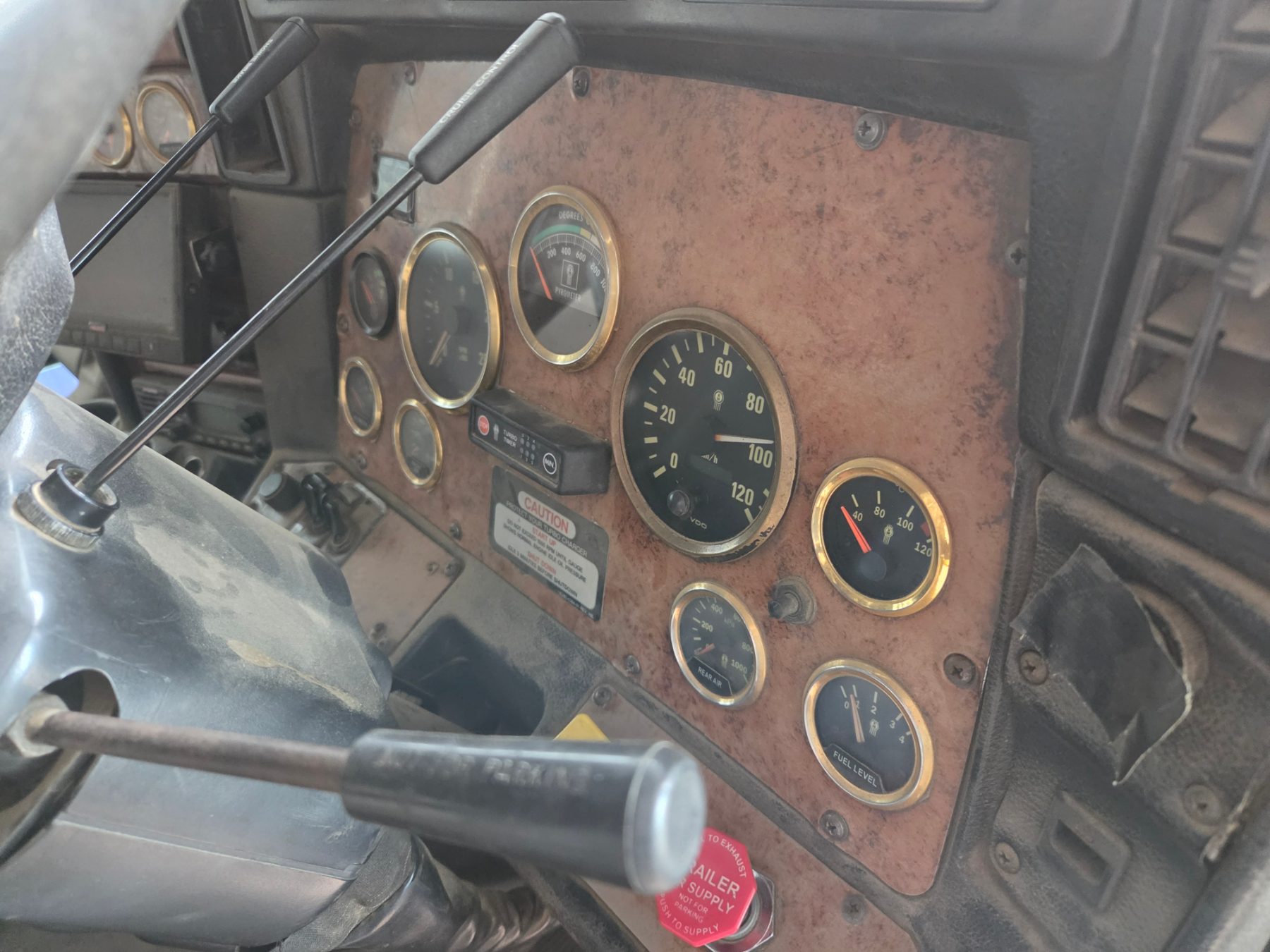 (13009) 2005 Kenworth T404 Prime Mover - photo 7