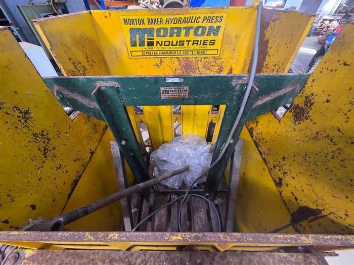 (12993) Morton Baker Hydraulic Wool Press - photo 6