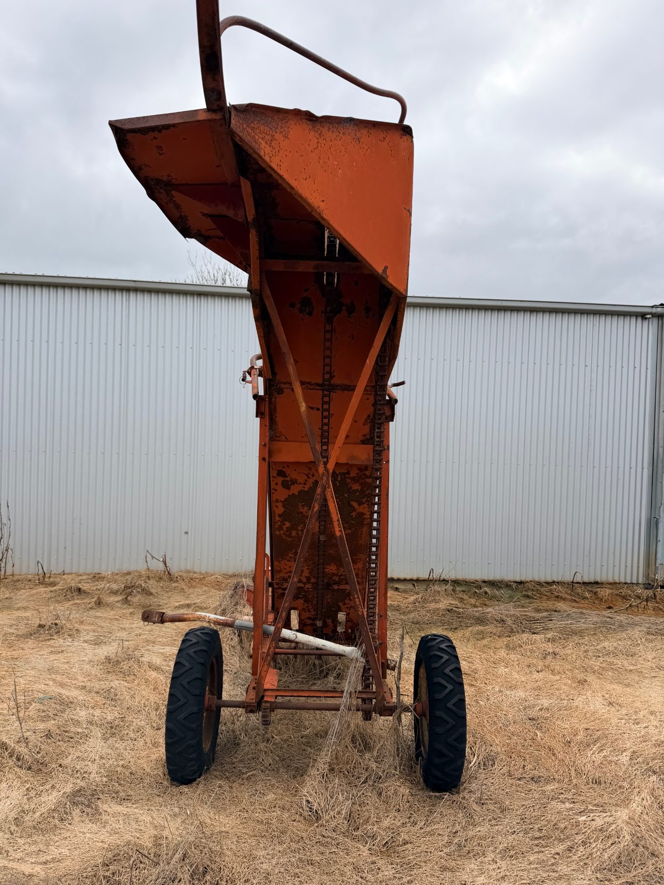(13046) New Holland square bale elevator - photo 2