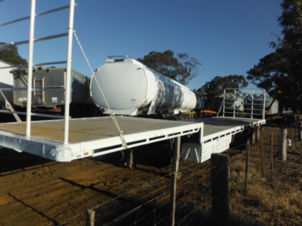 (12963) 2000 Maxi-Trans ST3 Tri-Axle Drop Deck - photo 2