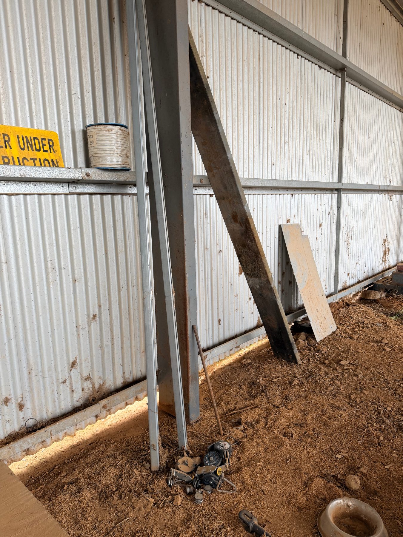 (13189) 4 Retracter wires and running track for truck - photo 3