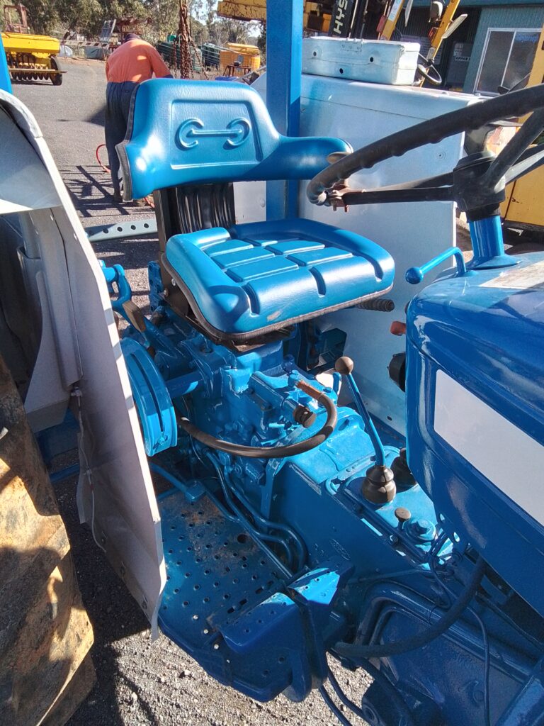 (12974) Ford 3600 Tractor - photo 6