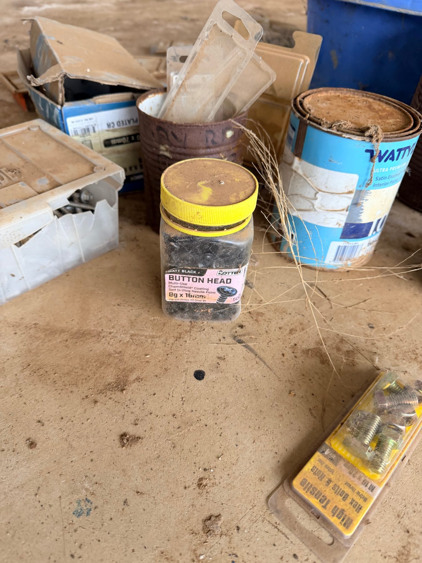 (13183) Tub full of assorted nuts, bolts, screws, rivets etc. - photo 10