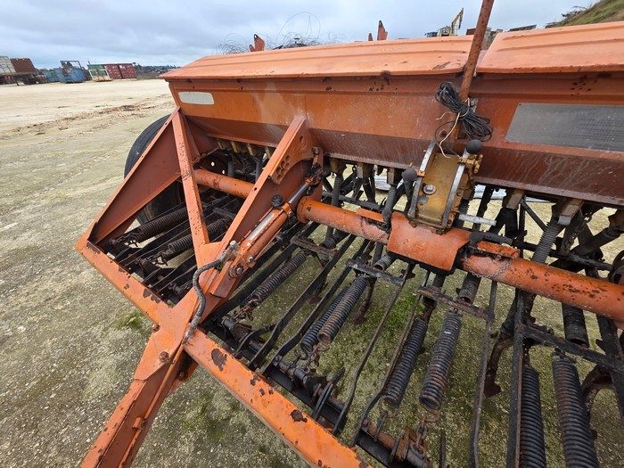 (12994) Chamberlain Mark 2 Seed Drill - photo 6