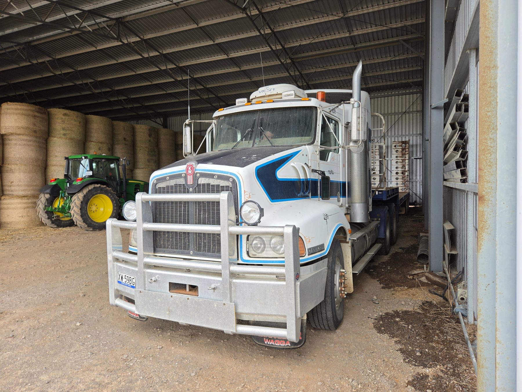 (13009) 2005 Kenworth T404 Prime Mover - photo 2