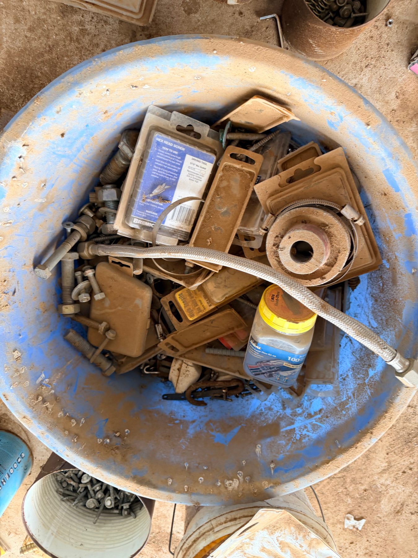 (13183) Tub full of assorted nuts, bolts, screws, rivets etc. - photo 4